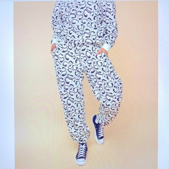 EARTHBOUND - 2 Piece Abstract Black & White Yin Yang Hoodie and Pants NWT - XL - Picture 4 of 8